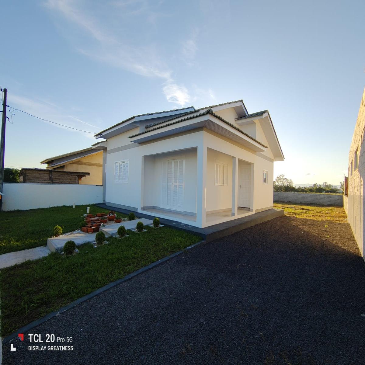 Casa com amplo terreno - Bairro Caverazinho