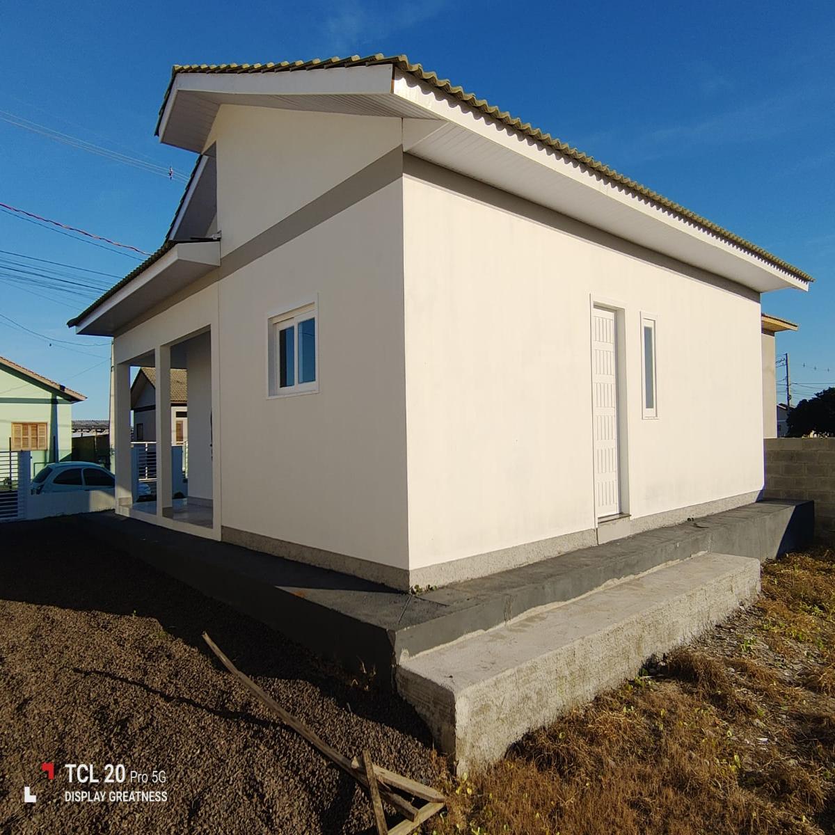 Casa com amplo terreno - Bairro Caverazinho