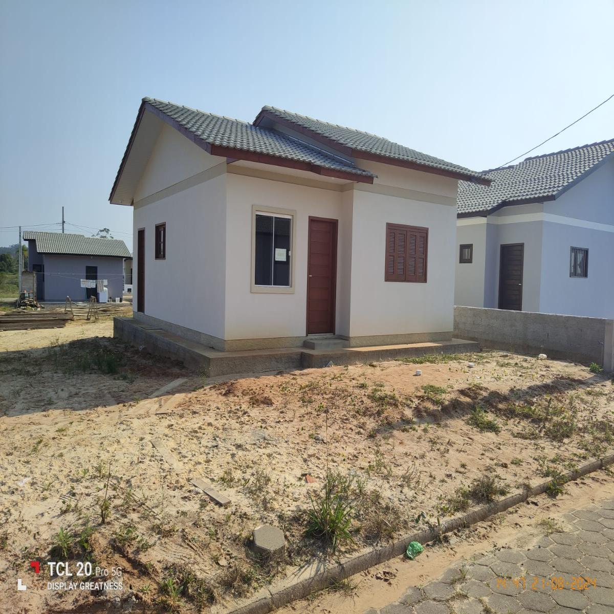 Casa com amplo terreno - Bairro Coloninha