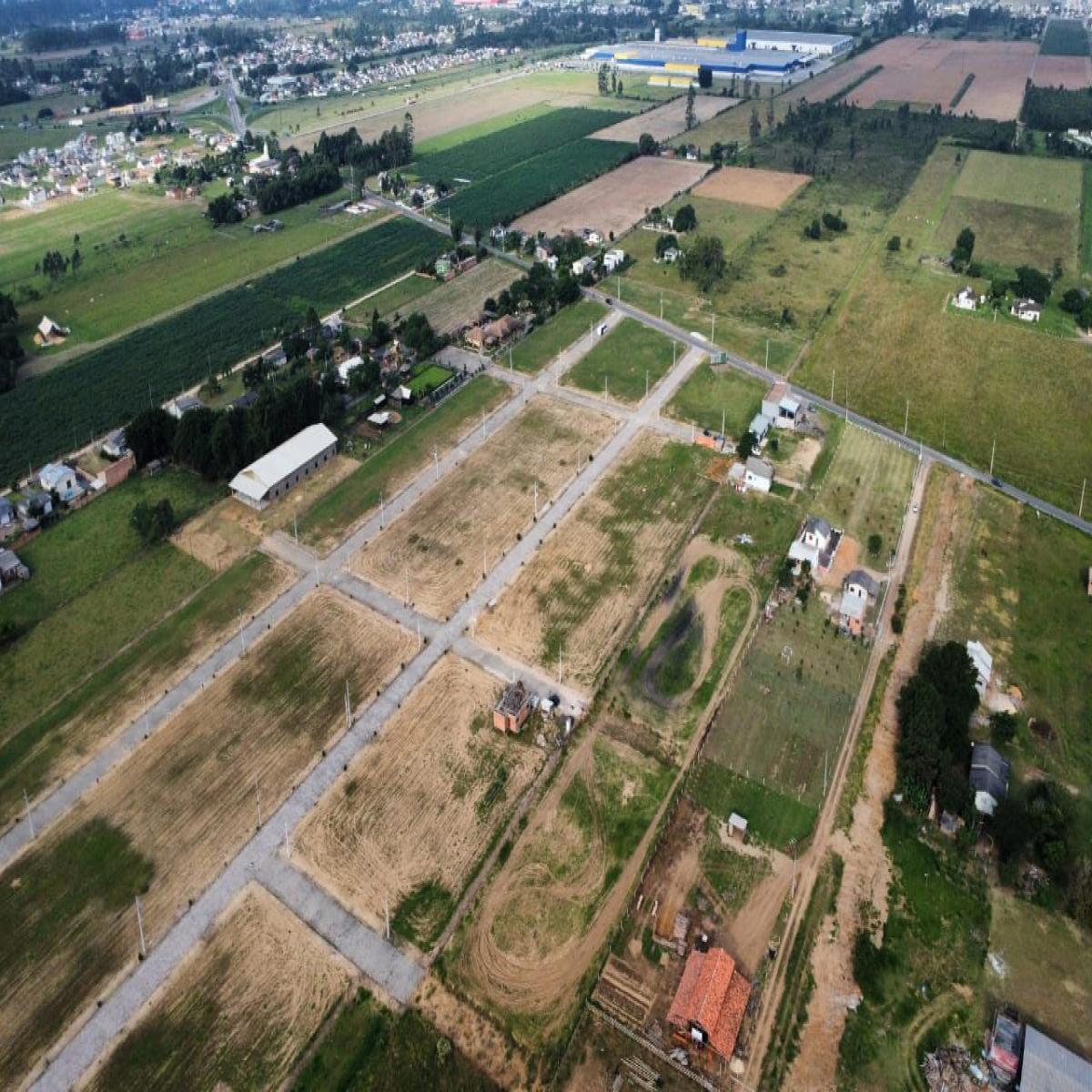 Terreno 2600m² - Operária