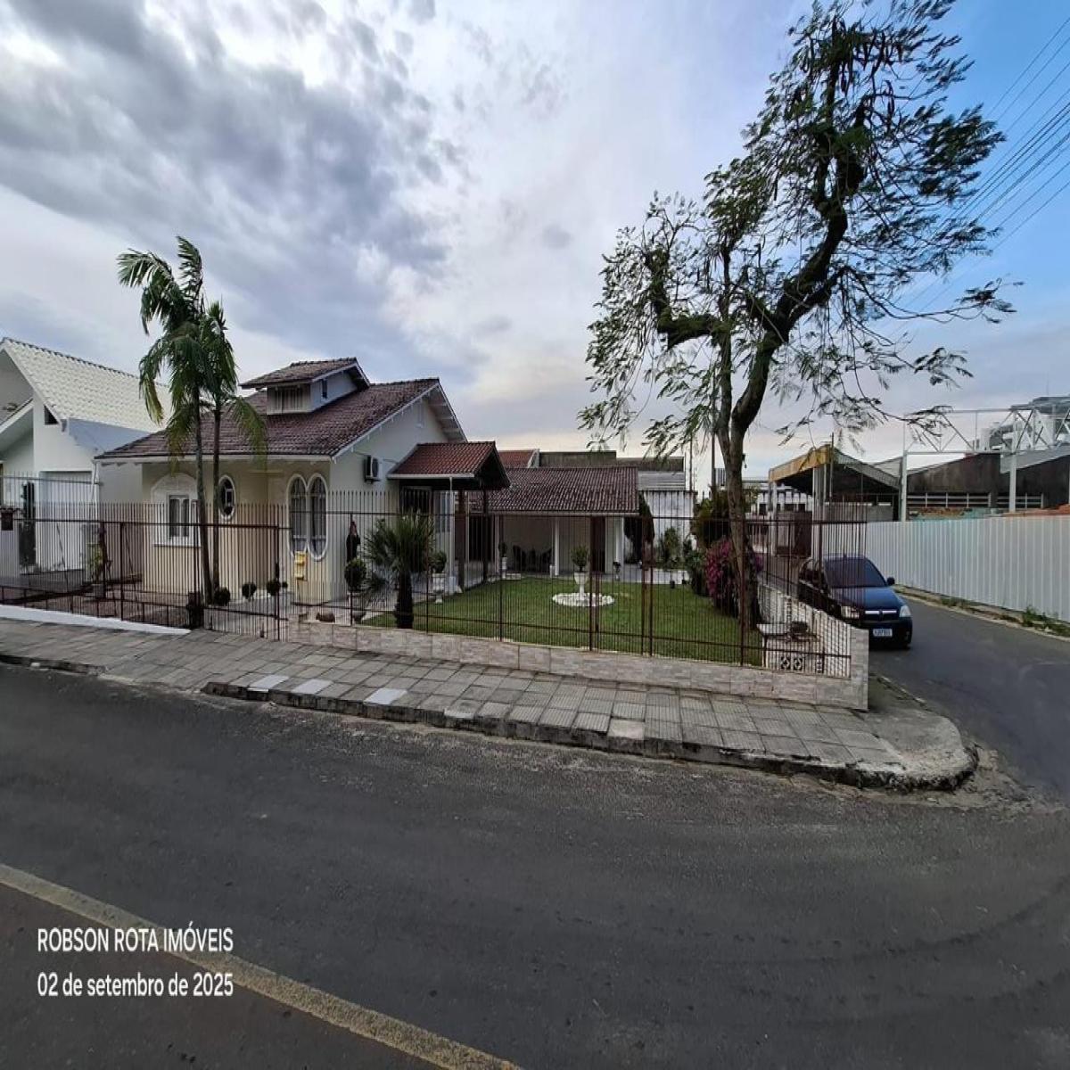 Casa de esquina - Bairro Cidade Alta