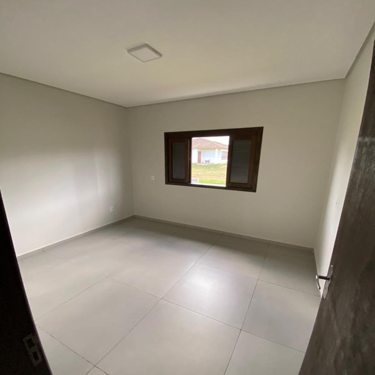 Casa nova com 50m2 - Bairro Santa Catarina