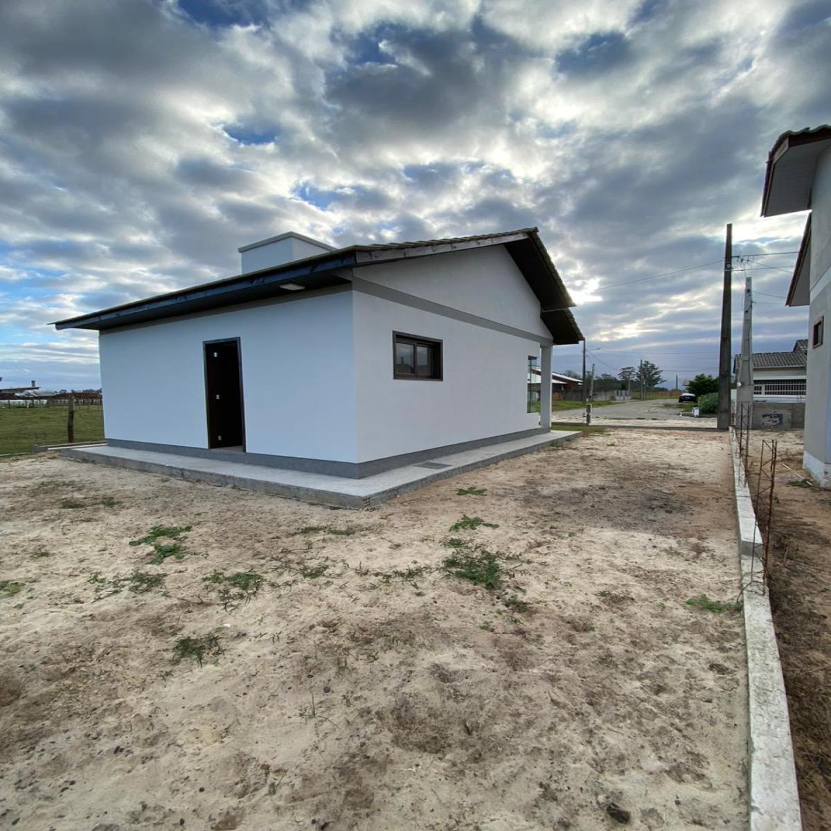 Casa nova com 50m2 - Bairro Santa Catarina