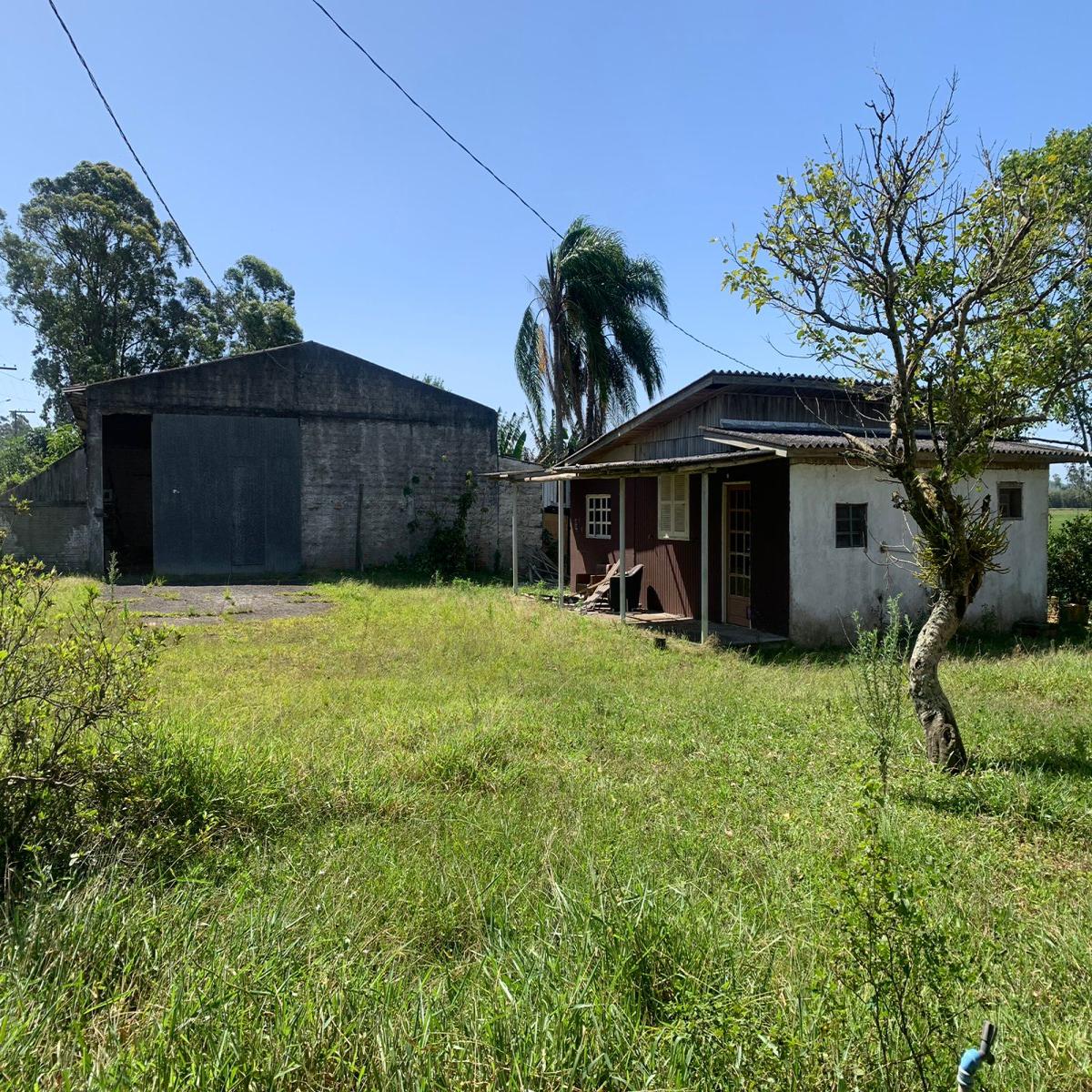 Chácara com 5.100m2 - Bairro Manhoso