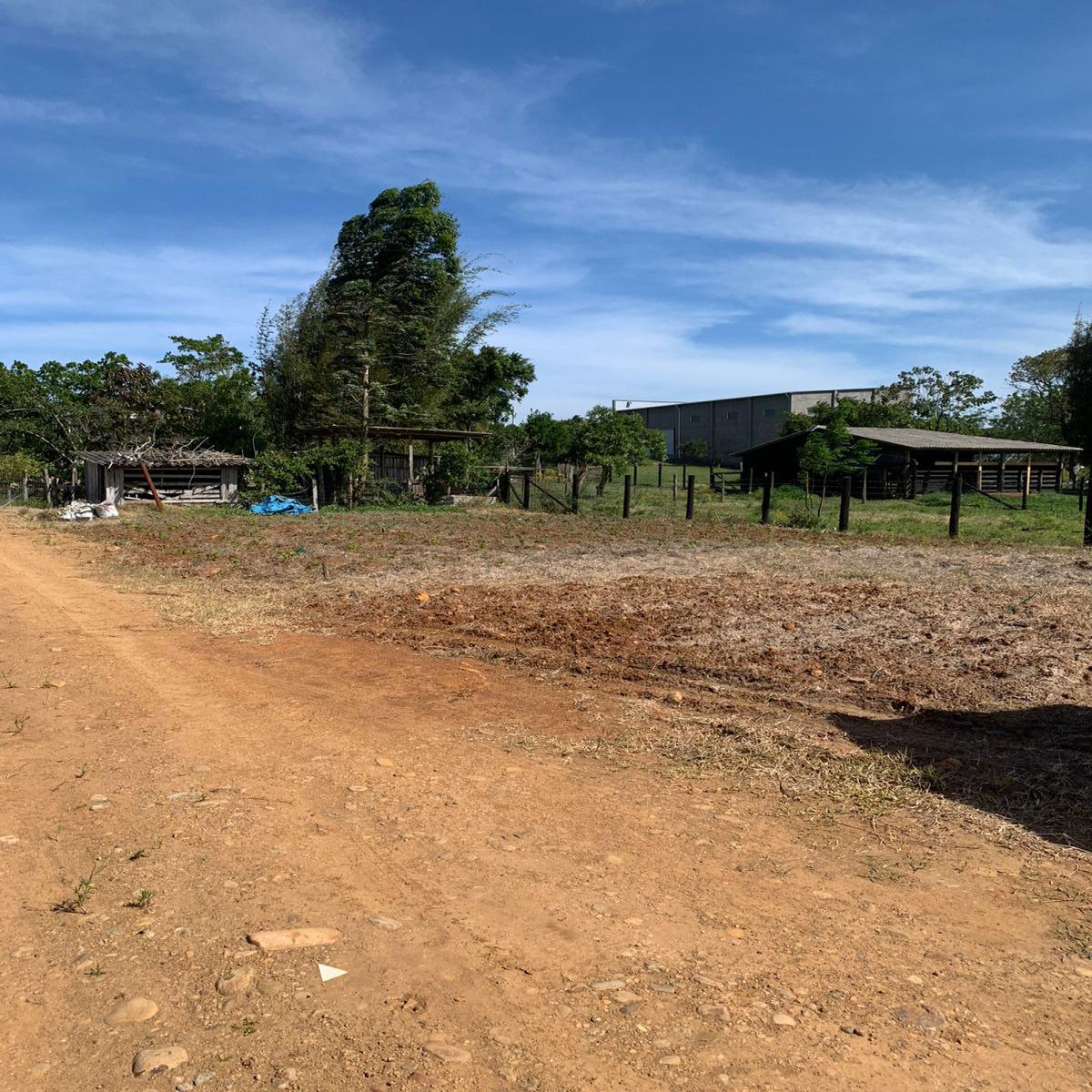 Chácara com açude - Morro dos Conventos