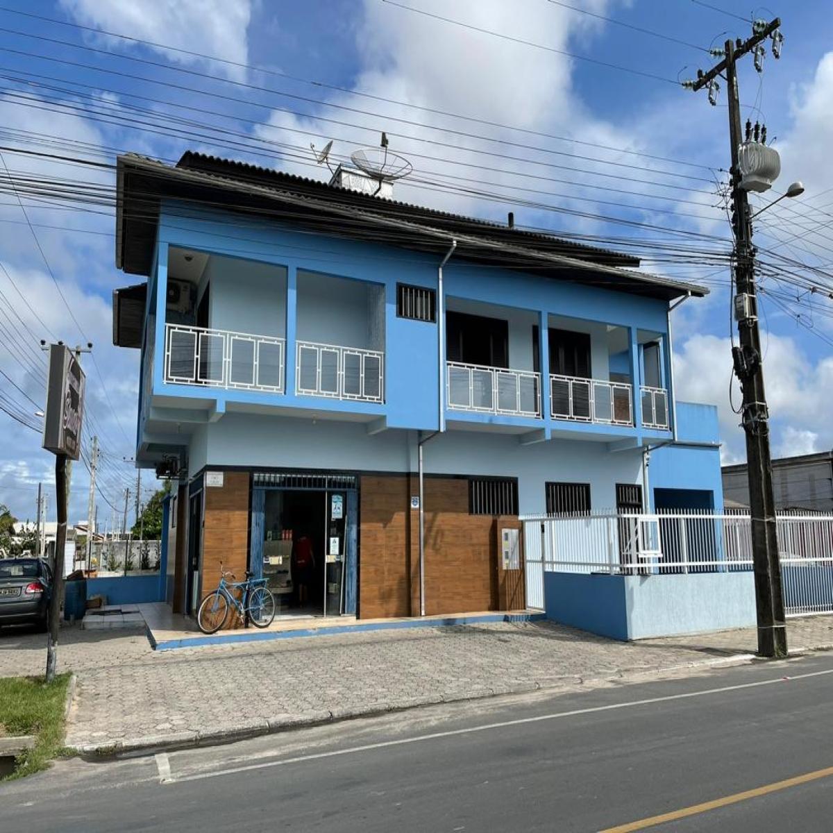 Sala comercial + apartamento - Bairro Urussanguinha