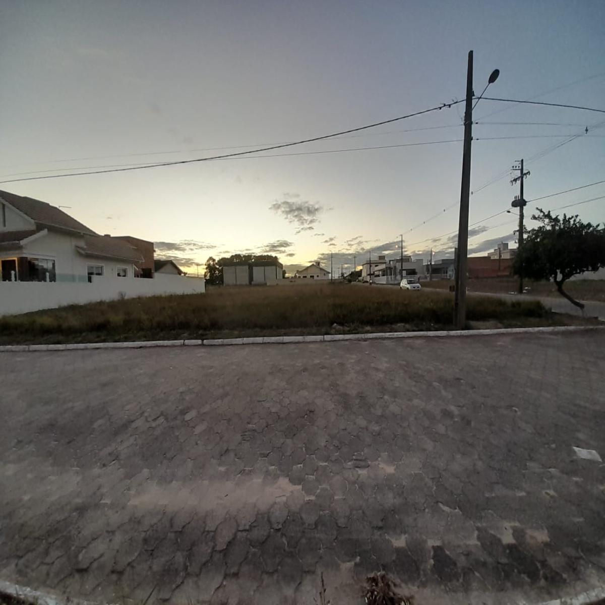 Terreno de esquina - Bairro Nova Divinéia