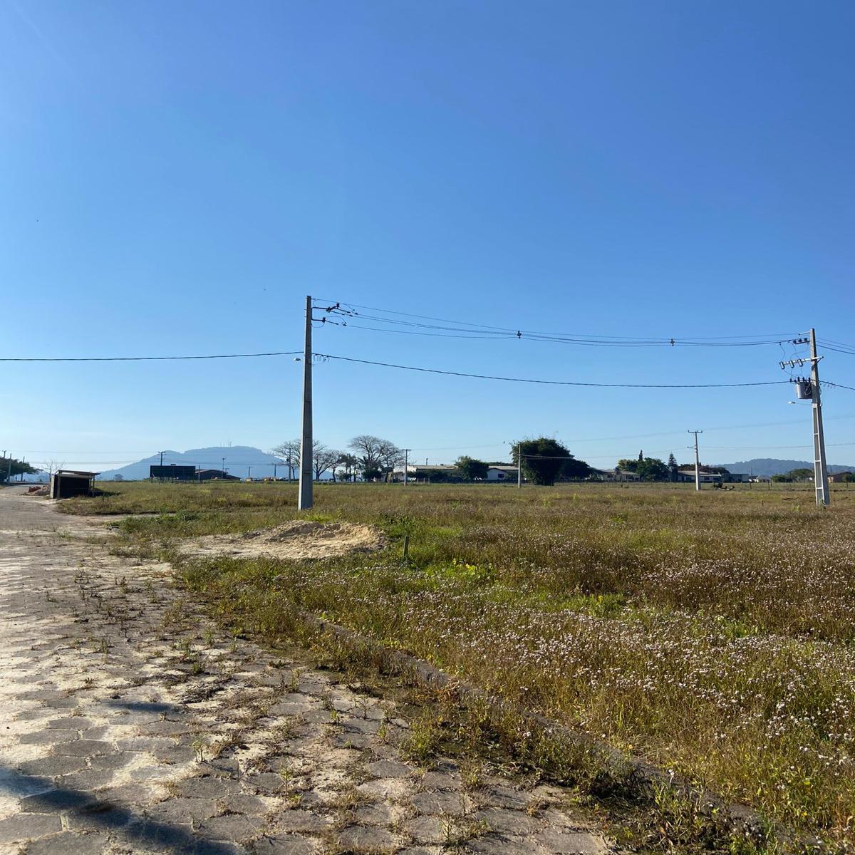 Terrenos na divisa com Maracajá